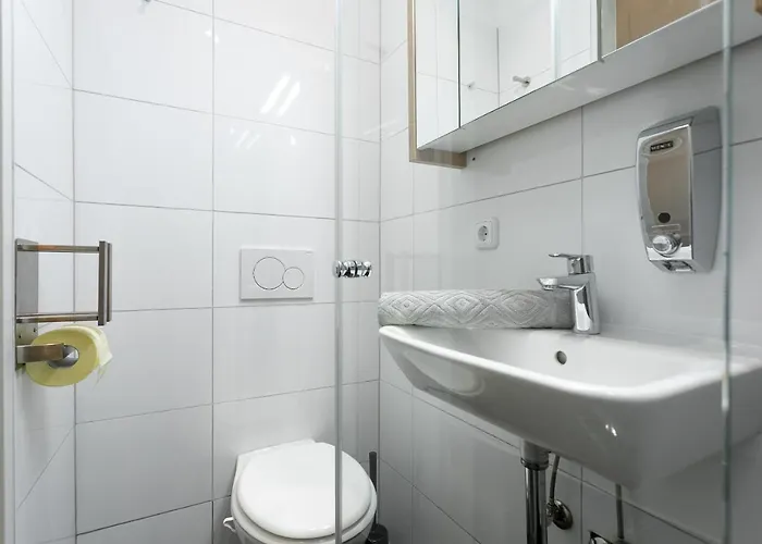 Apartment, Modern Und Neu Renoviert