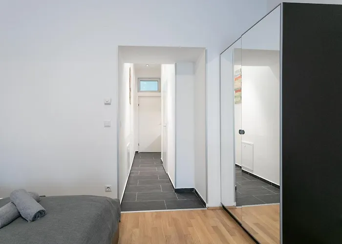 Apartment, Modern Und Neu Renoviert Апартаменты