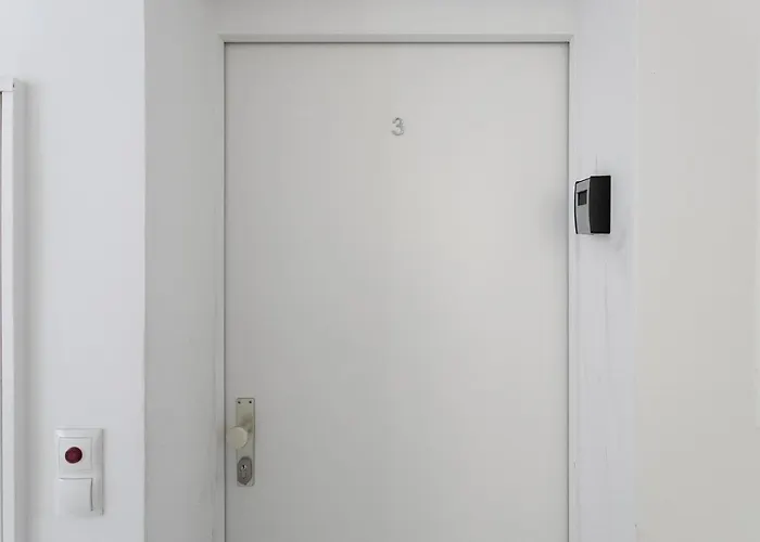 Apartment, Modern Und Neu Renoviert
