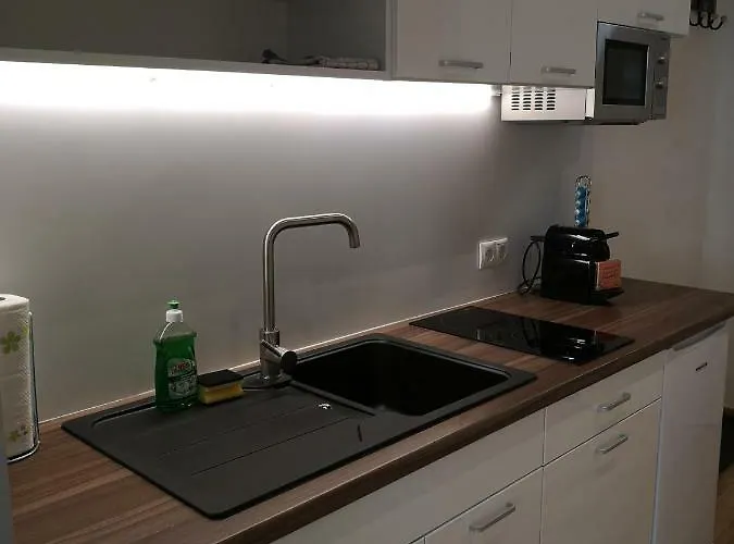 Apartment, Modern Und Neu Renoviert Апартаменты *
