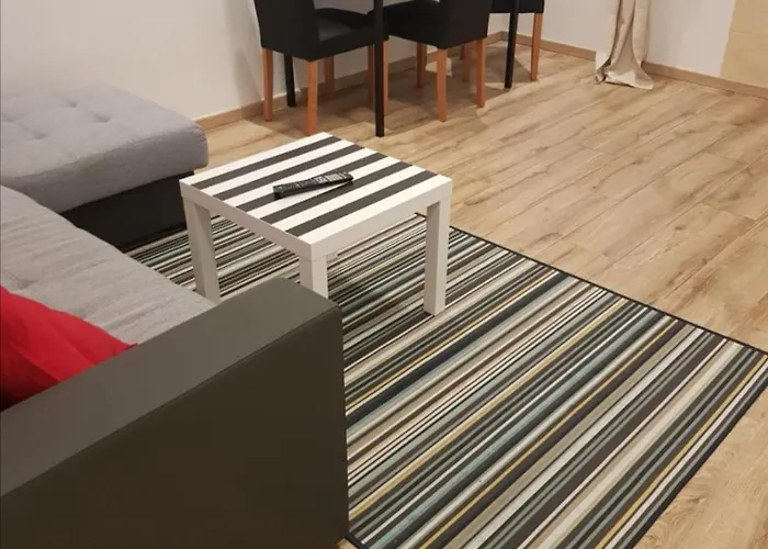 Apartment, Modern Und Neu Renoviert